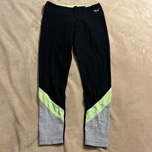 * NOT FOR SALE * VS PINK yoga pants Medium, great condition! Black/gray/green